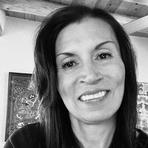 Meet your Posher, Raquel